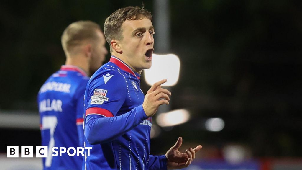 Linfield beat Larne to go eight points clear at top