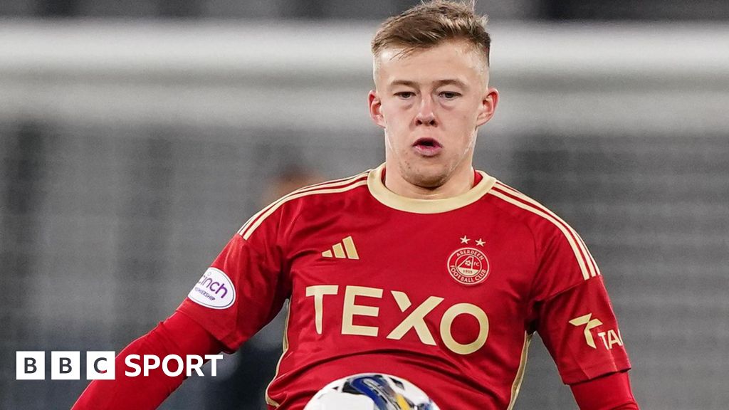 Barron to leave but Aberdeen sign Molloy and Ambrose
