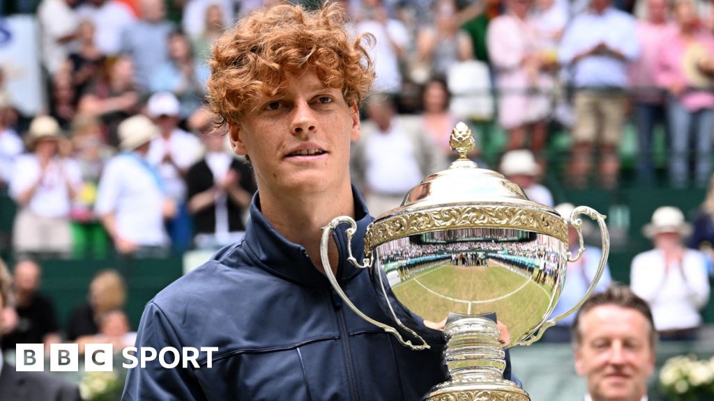 Jannik Sinner defeats Hubert Hurkacz to claim his first title as the world’s number one at the Halle Open