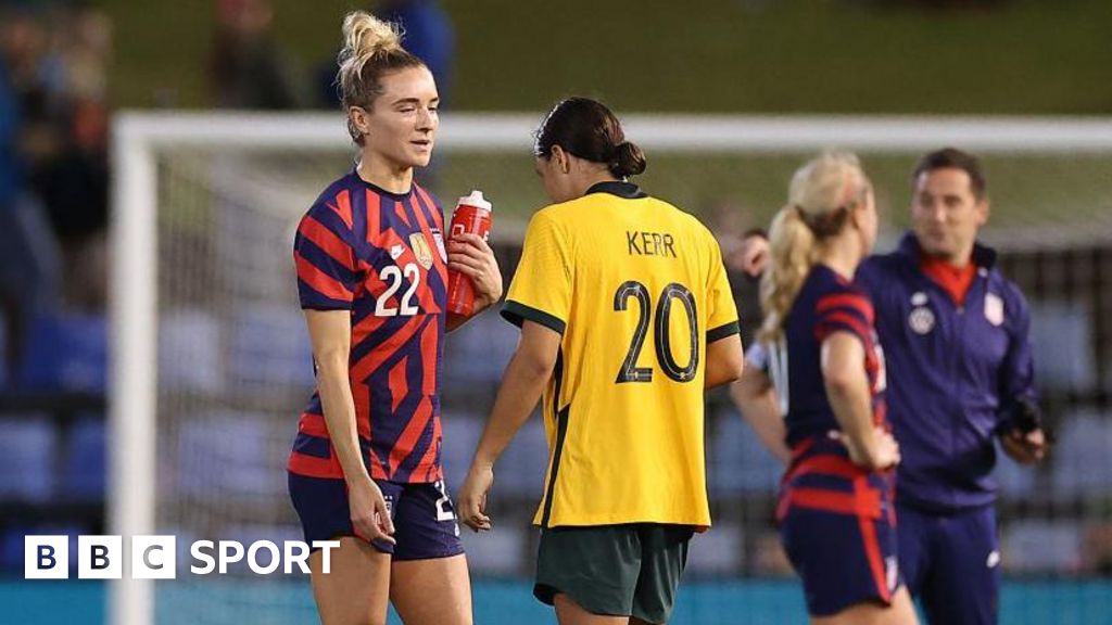 Homophobic abuse of Kerr and Mewis 'crazy' - Bompastor