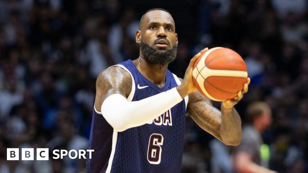 Paris 2024: LeBron James is USA flag bearer at Olympic ceremony-ZoomTech News