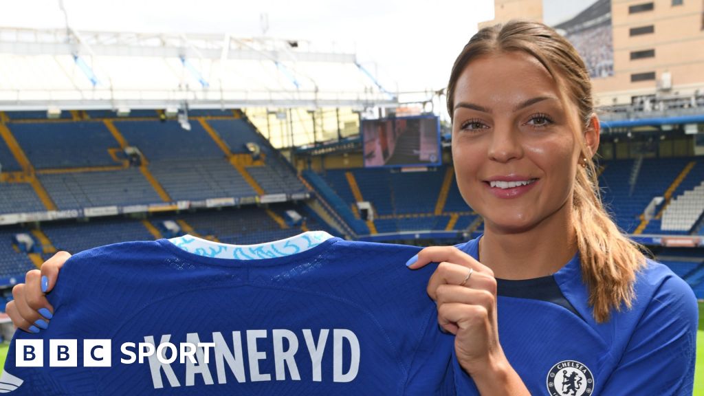 Johanna Rytting Kaneryd of Chelsea FC reacts during the UEFA