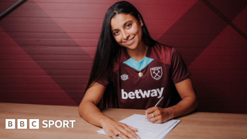 West Ham sign defender Belloumou from Bayern