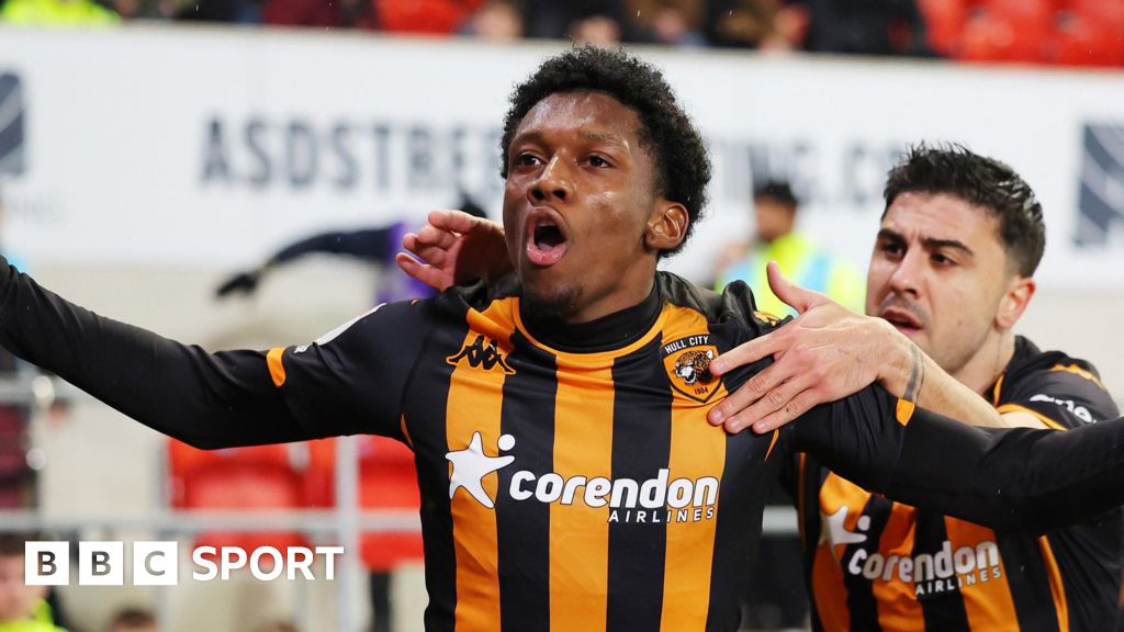 Jaden Philogene: Aston Villa make late £18m move for Hull winger – BBC Sport