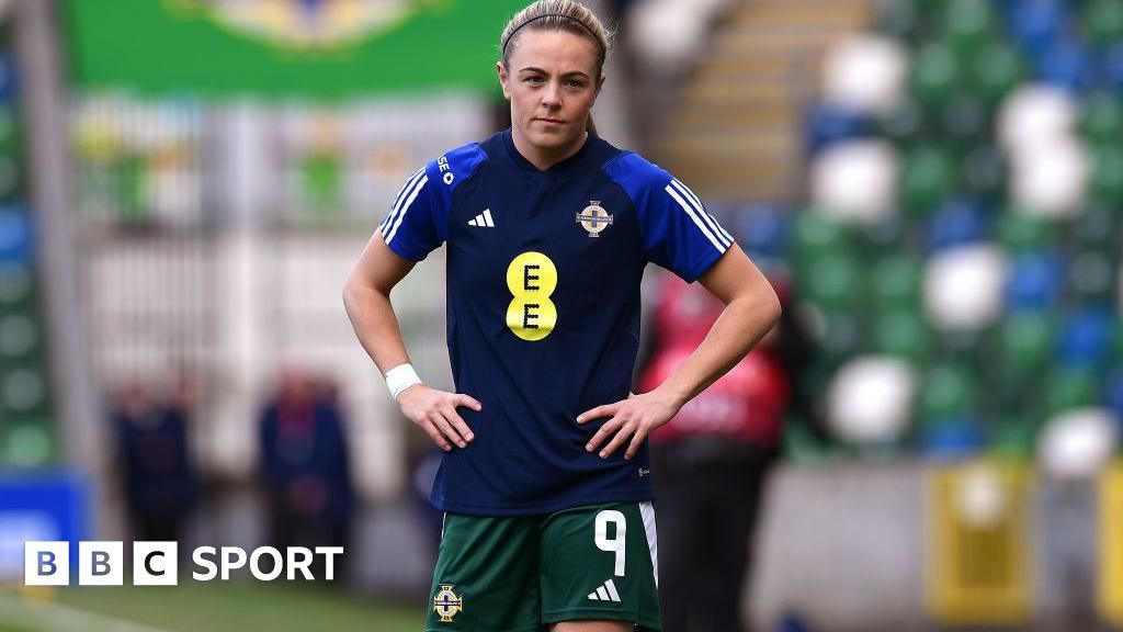 Simone Magill: Northern Ireland striker signs for Birmingham City