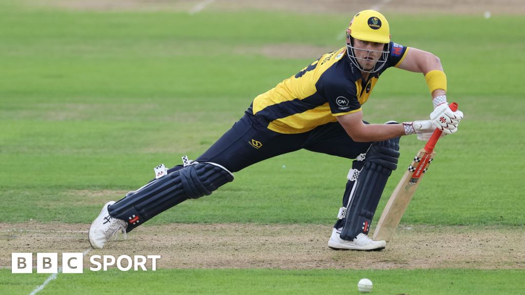 Douthwaite leads Glamorgan to final as Bears fall short