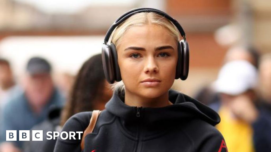 Sofie Lundgaard Liverpool Boss Matt Beard Fears ACL Injury For Sofie Lundgaard Liverpool Boss Matt Beard Fears ACL Injury For