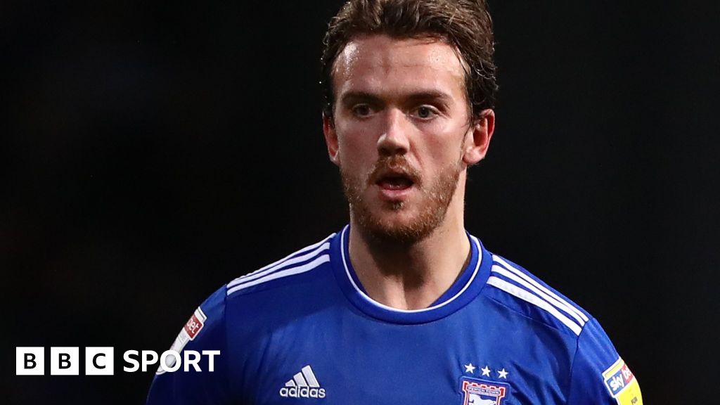 Emyr Huws: Ex-Wales, Man City, Ipswich, Cardiff midfielder retires aged 30  - BBC Sport