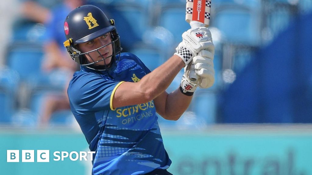 One-Day Cup: Bears beat Pears, Foxes beat Hants in quarters