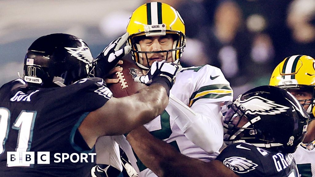 Packers defense can't handle Eagles running game in 40-33 defeat