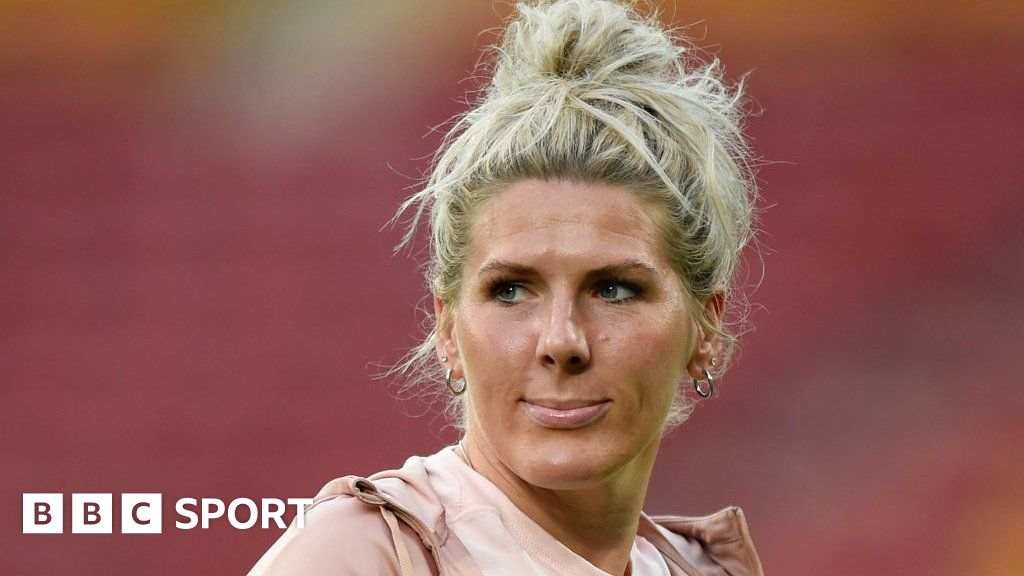 Millie Bright: England captain 'ready to play' World Cup opener - BBC Sport