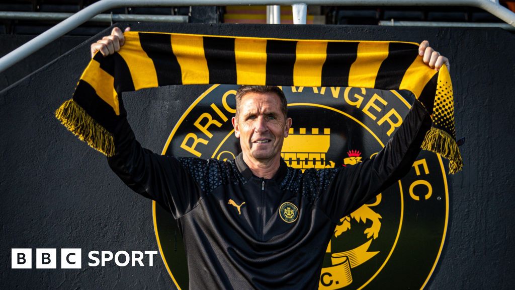 Stephen Baxter appointed new Carrick Rangers manager