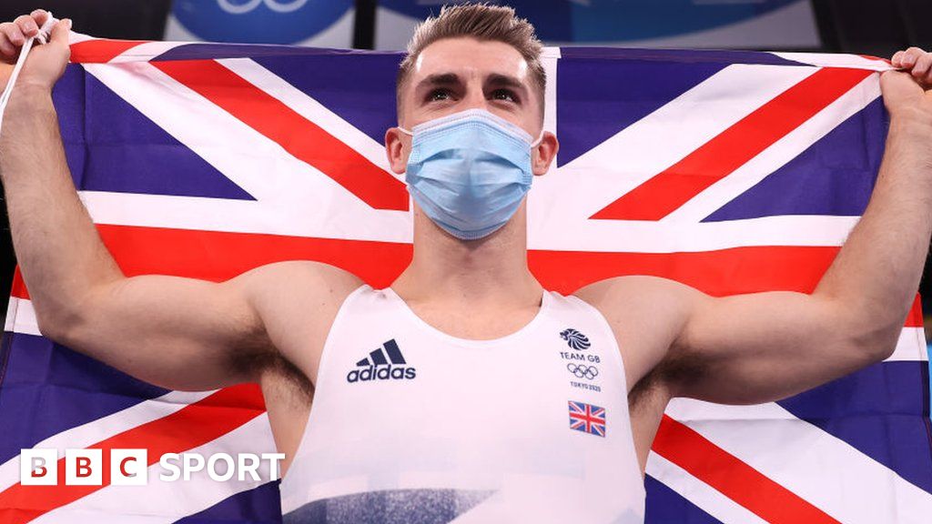 Tokyo Olympics: Max Whitlock defends Olympic pommel horse title - BBC Sport
