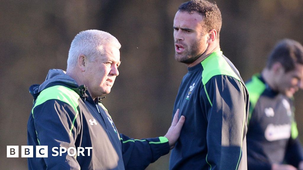 Roberts stands by honest comments on Gatland's Wales