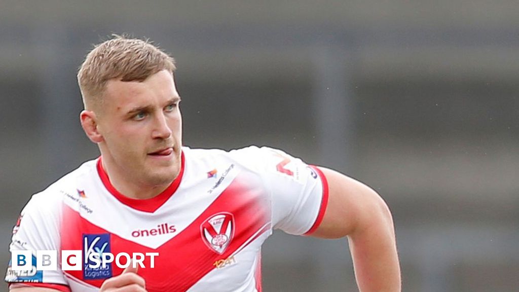 Matty Lees St Helens prop forward signs new deal to run until 2025