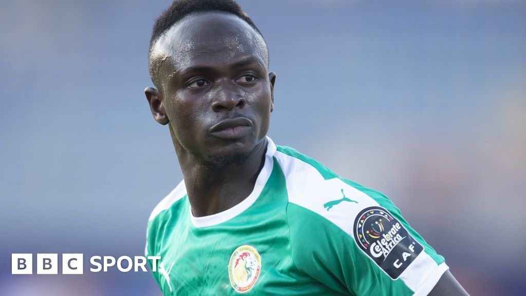 World Cup 2022: Senegal forward Sadio Mane has knee surgery - BBC