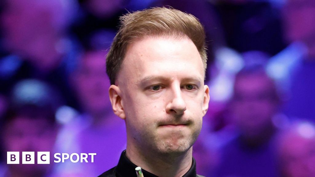 UK Championship snooker: Judd Trump edges past John Higgins in final-frame decider at