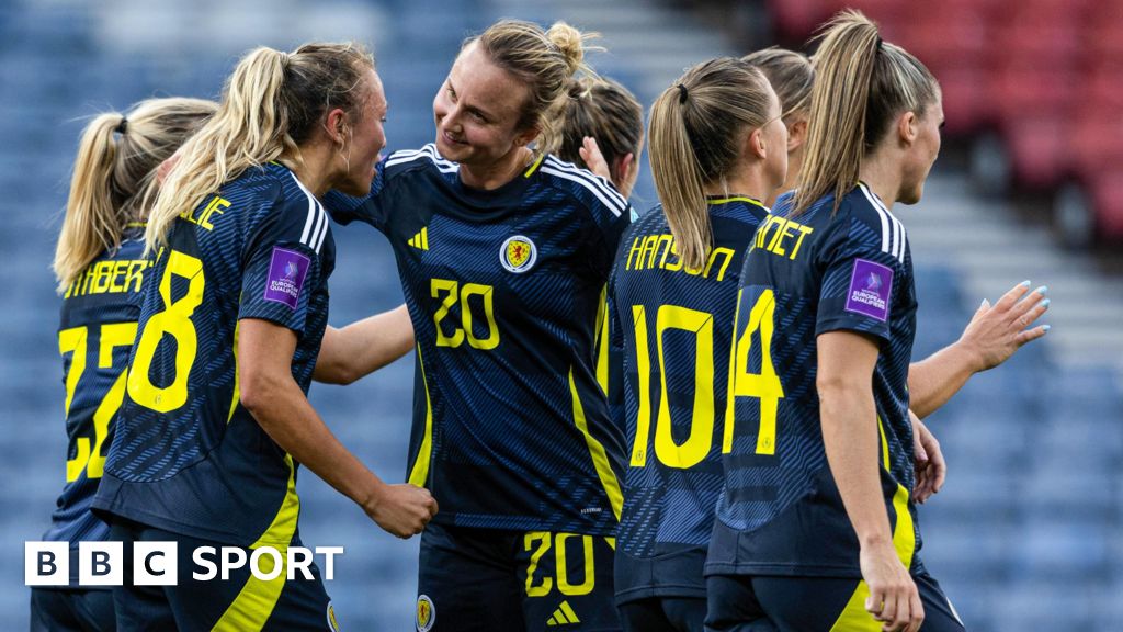 Scotland thrash Israel to go top