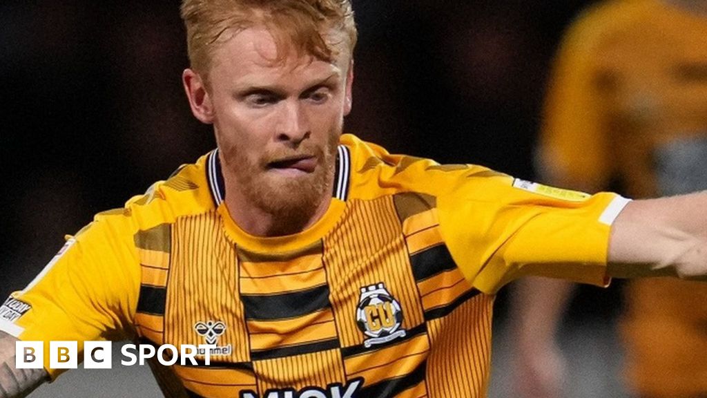 Greg Taylor: Cambridge United captain signs new one-year contract - BBC  Sport
