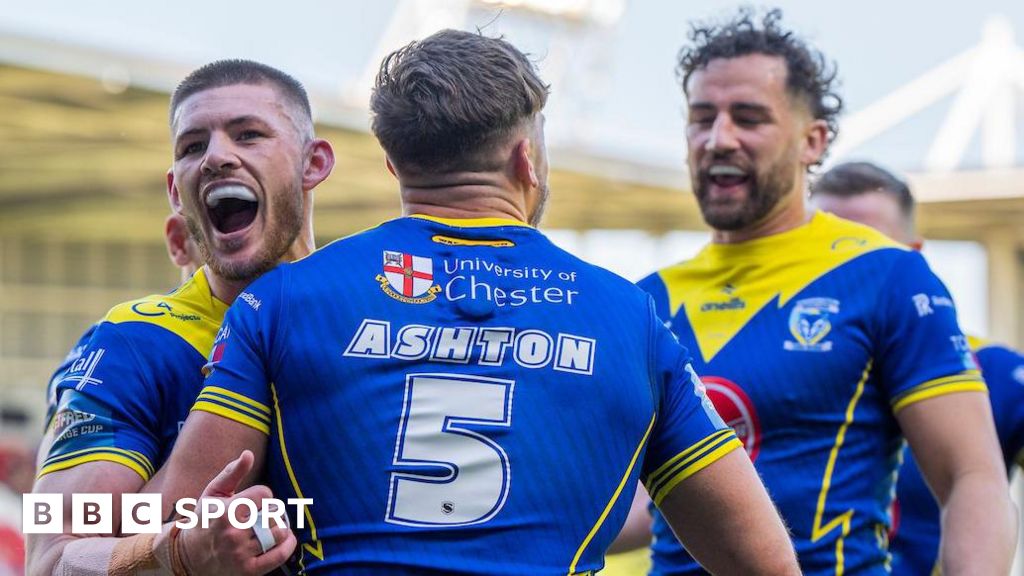 Warrington crush Huddersfield to set up Wigan Wembley date