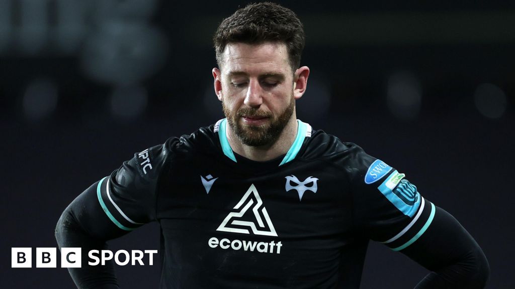 Wales wing Cuthbert to leave Ospreys