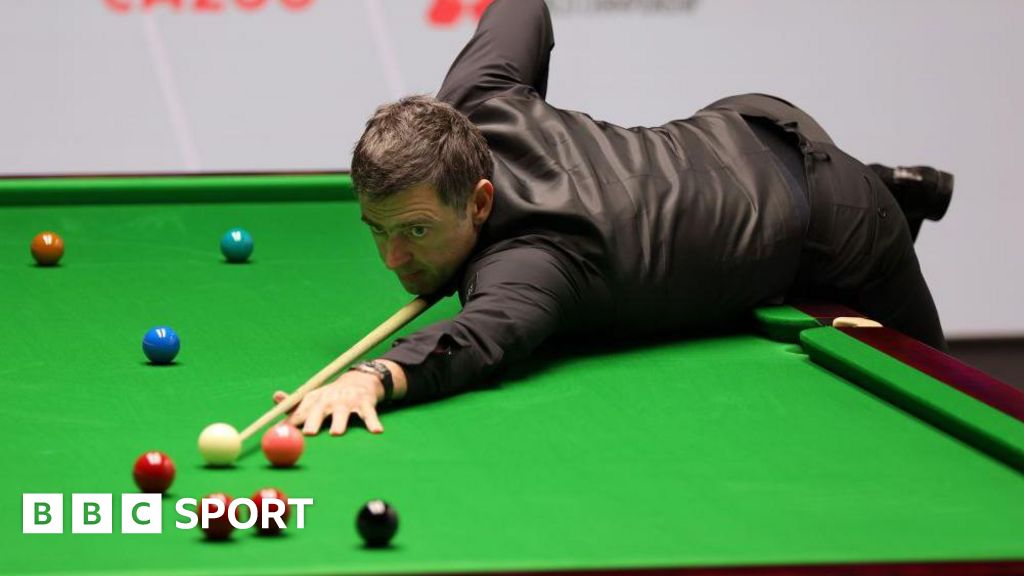 In the Last 16 of the World Snooker Championship, Ronnie O’Sullivan Holds the Upper Hand Over Ryan Day