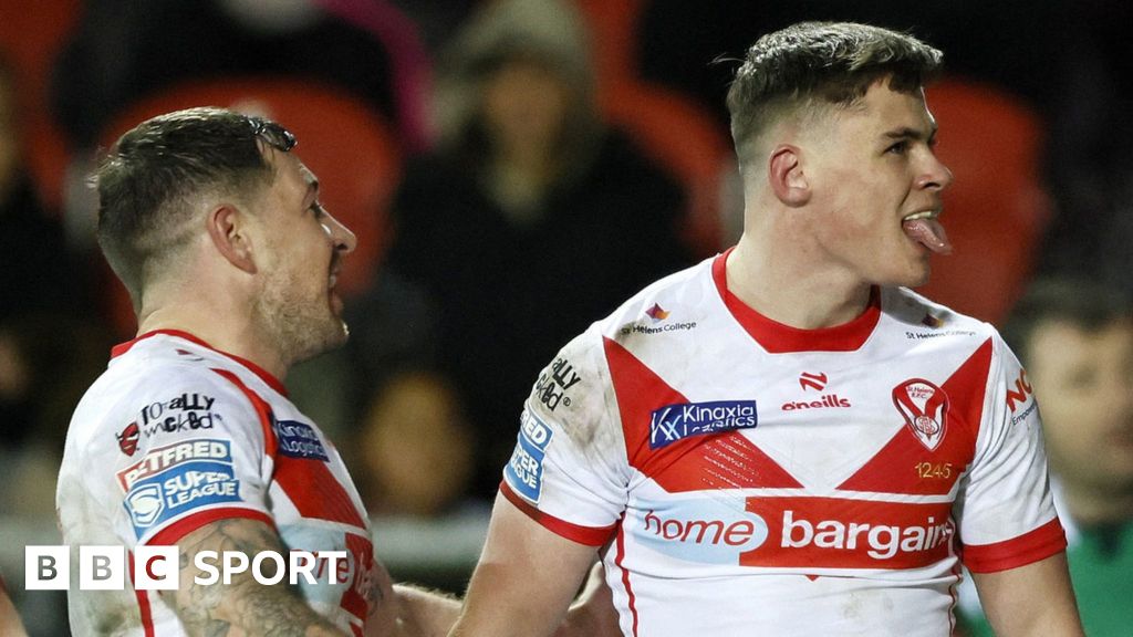 Unbeaten St Helens stay top with win over Leigh