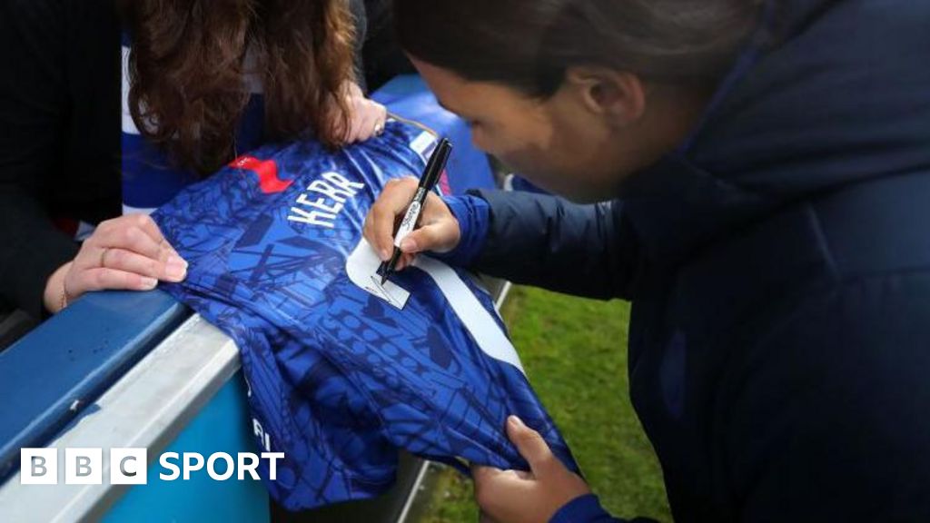 Chelsea Women: Photos and autographs at Kingsmeadow stopped