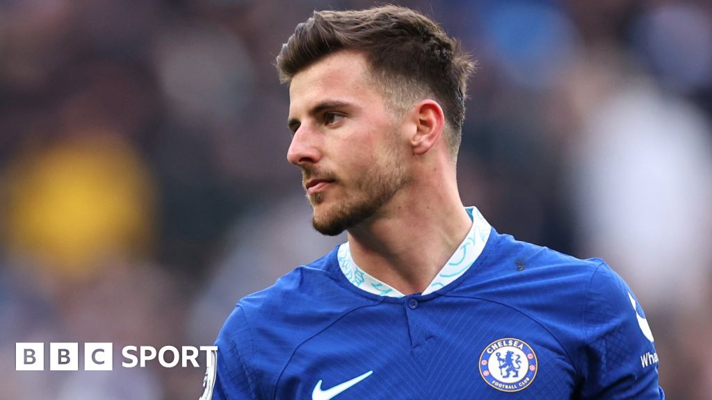 Mason Mount: Injured Chelsea midfielder will not join up with England, says  Graham Potter - BBC Sport