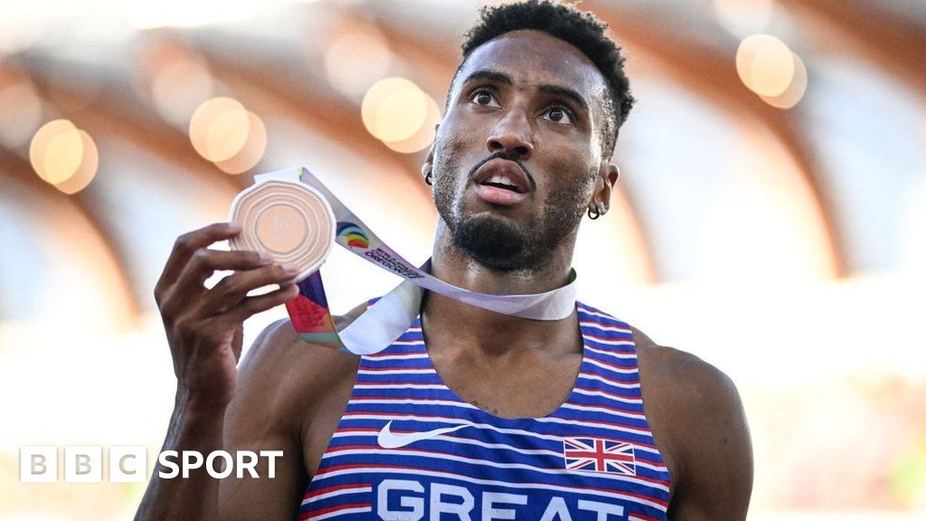 World Athletics Championships Matt HudsonSmith wins 400m bronze to