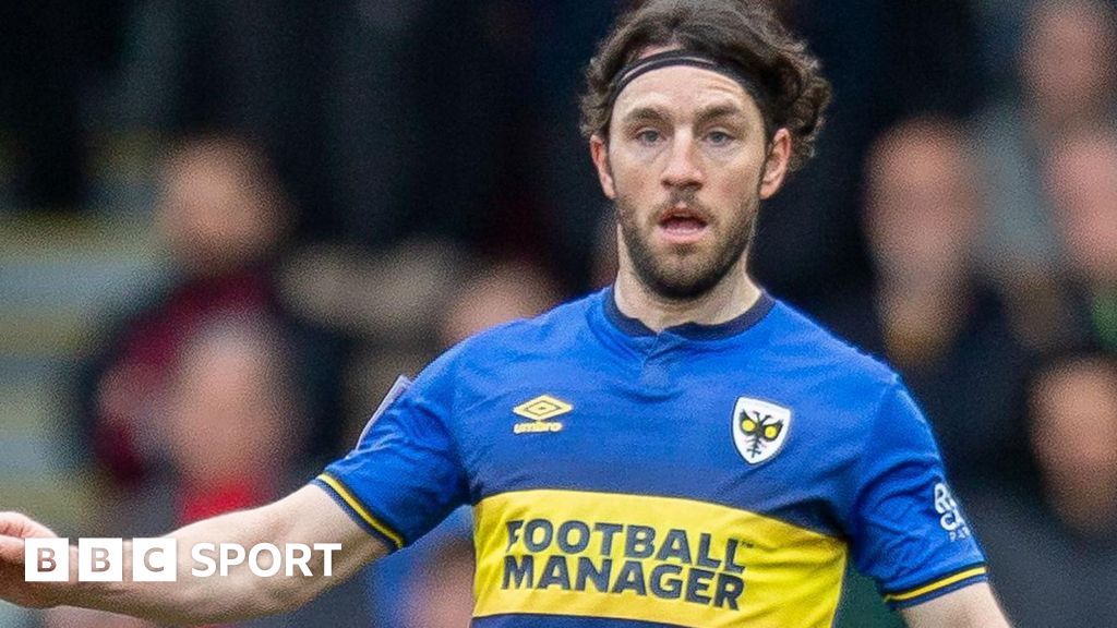 John-Joe O'Toole: AFC Wimbledon sign defender on permanent deal - BBC Sport