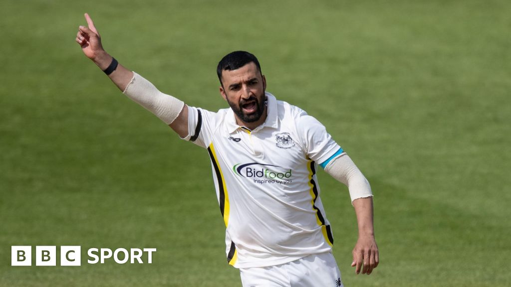 County Championship: Gohar reaches landmark but Sussex stay on top