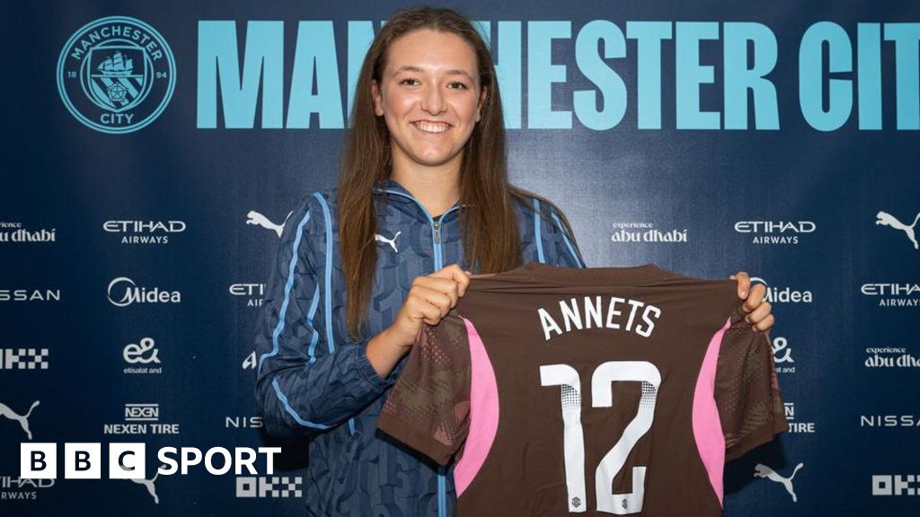 Man City sign England youth international Annets