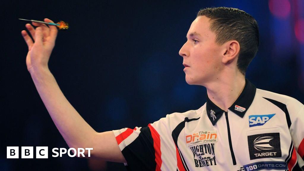 Darts prodigy Leighton Bennett suspended after suspicious betting behaviour