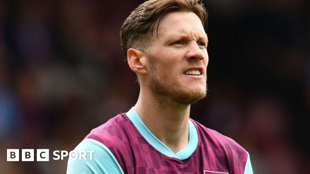 Ajax sign Burnley striker Weghorst