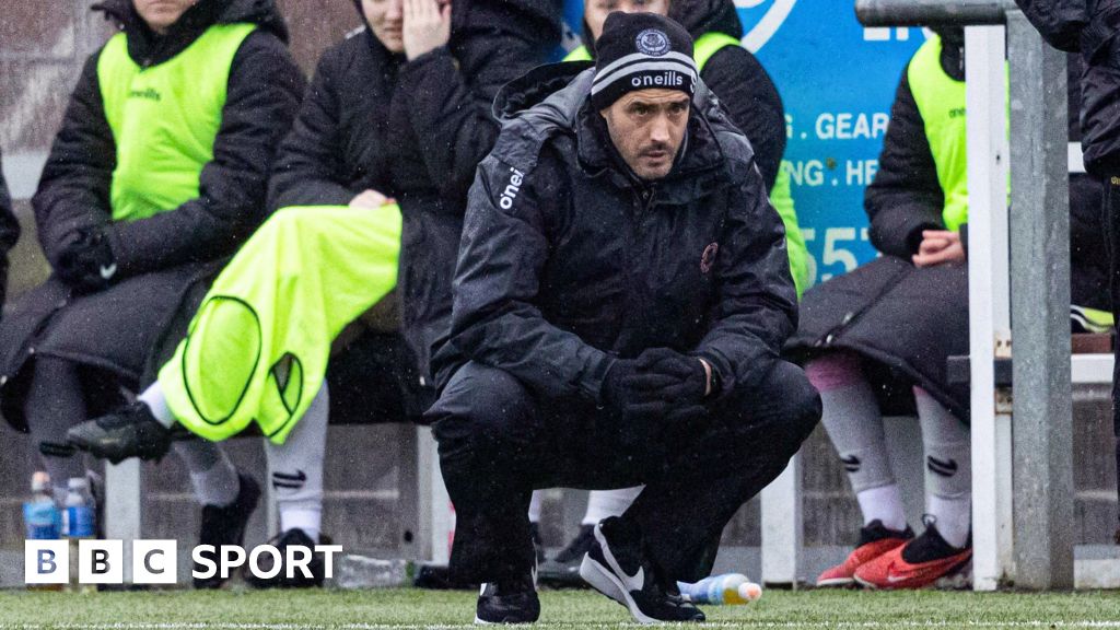 Thistle manager hits out at three-hour ambulance wait