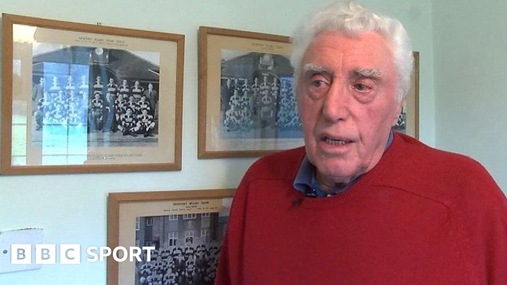 Brian Price: Ex-Wales Triple Crown captain dies, aged 86