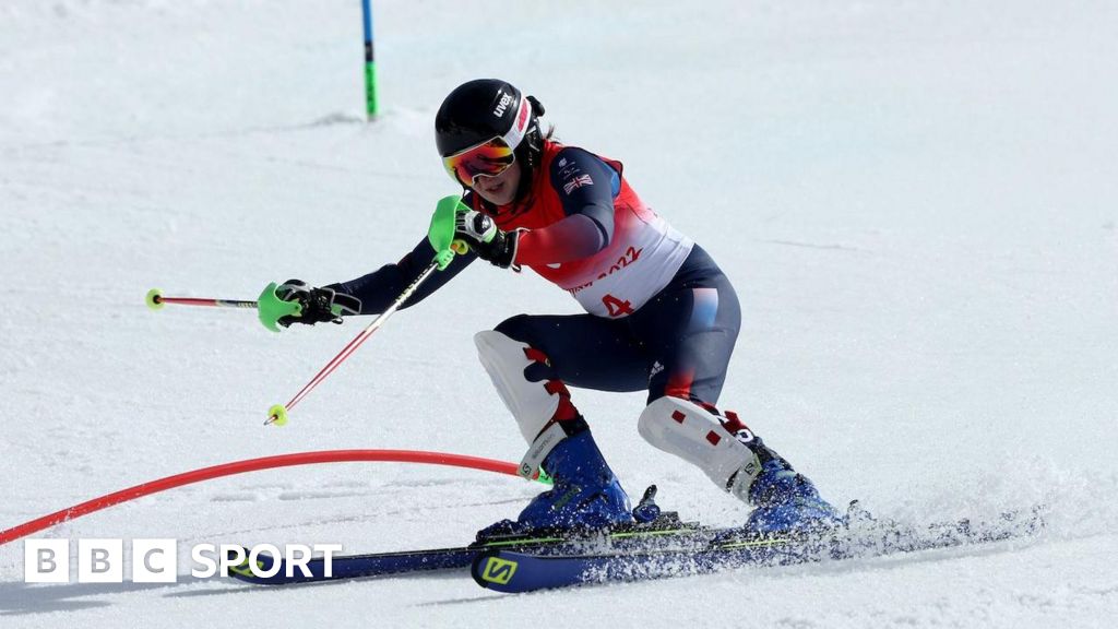 Menna Fitzpatrick: British Para-alpine skier breaks leg in training