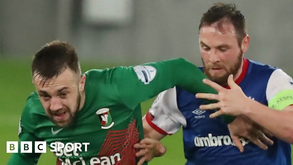 Carrick Rangers boss Stuart King finally lands Danny Purkis deal