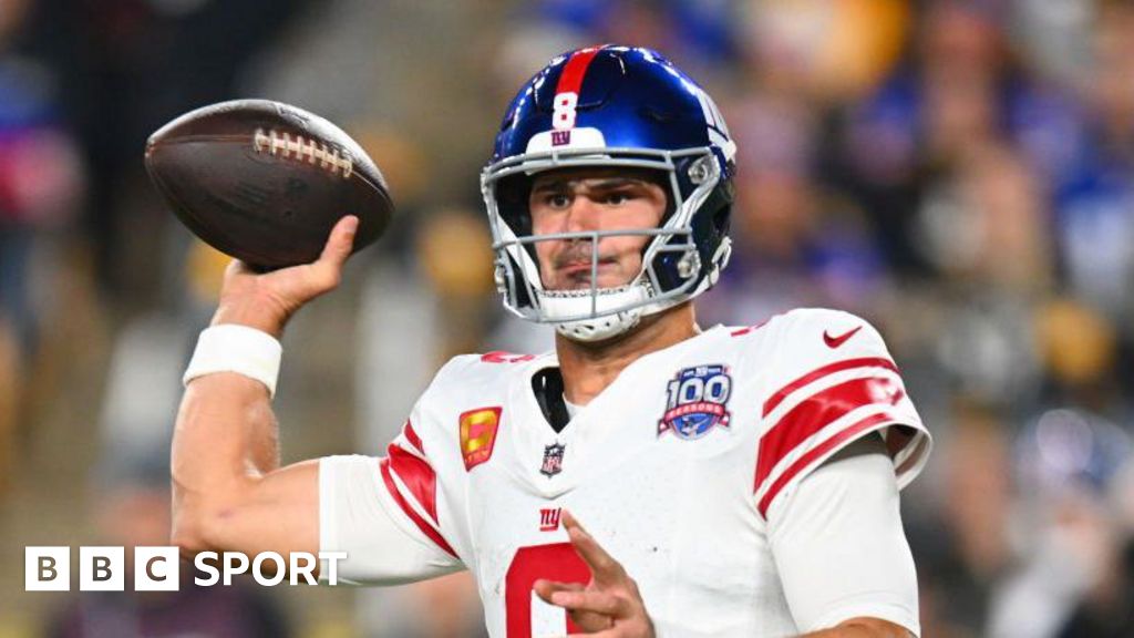 Daniel Jones: Minnesota Vikings sign quarterback five days after New York Giants departure