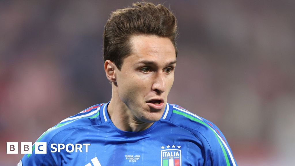 Federico Chiesa: Liverpool considering move for Juventus and Italy winger