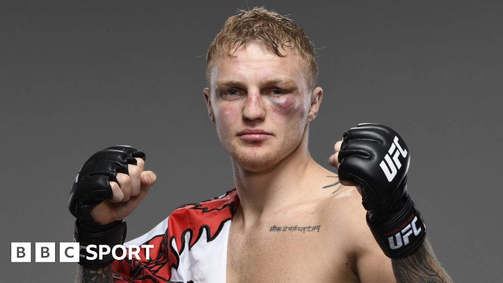 Mason Jones: Welsh fighter wins on Cage Warriors return - BBC Sport