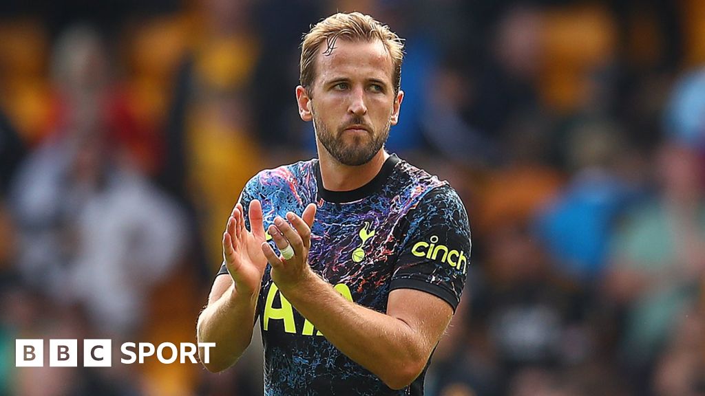 Tottenham left reeling after Harry Kane tells club he wants to