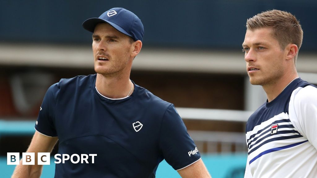Jamie Murray & Neal Skupski continue
