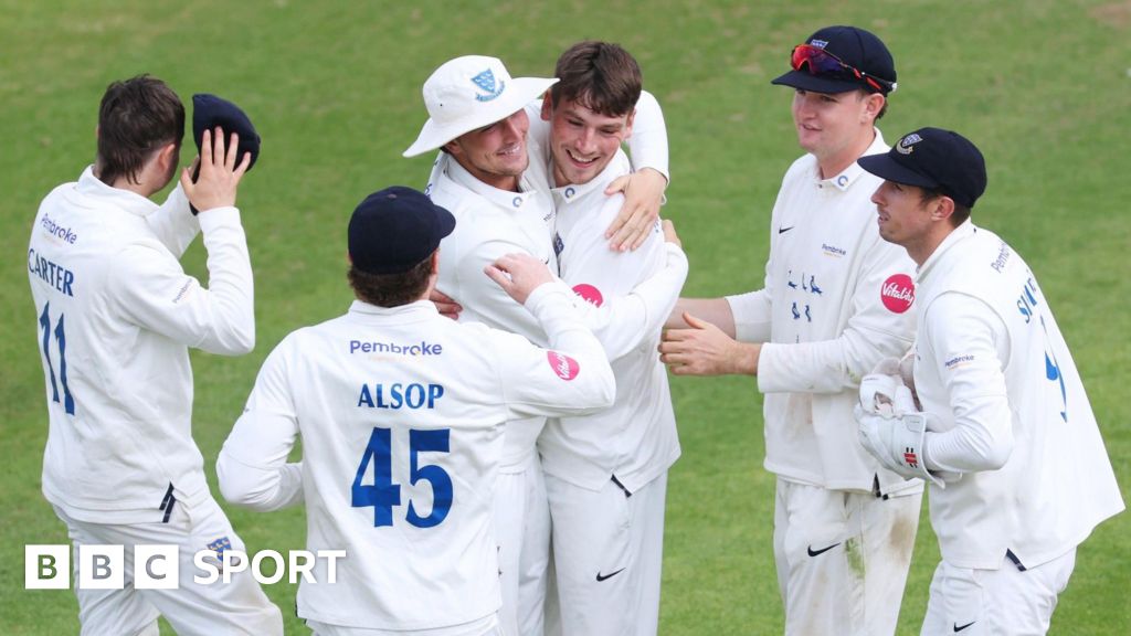 County Championship: Sussex promoted to Division One after beating Gloucestershire