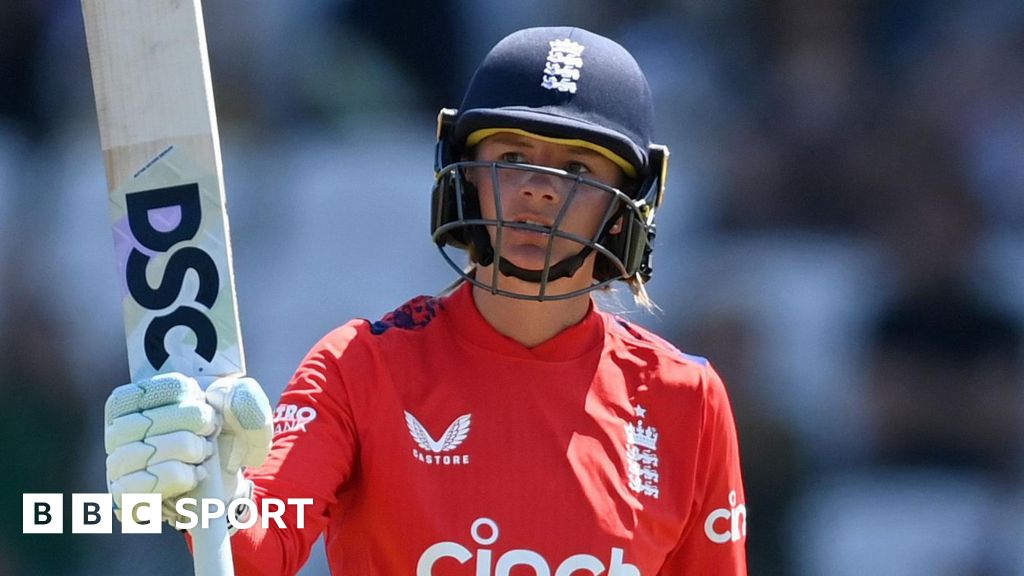Wyatt helps England to 3-0 series win over Pakistan
