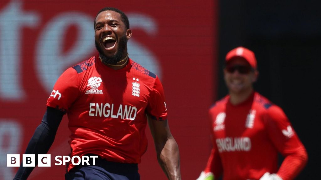 England thrash USA to secure semi-final place