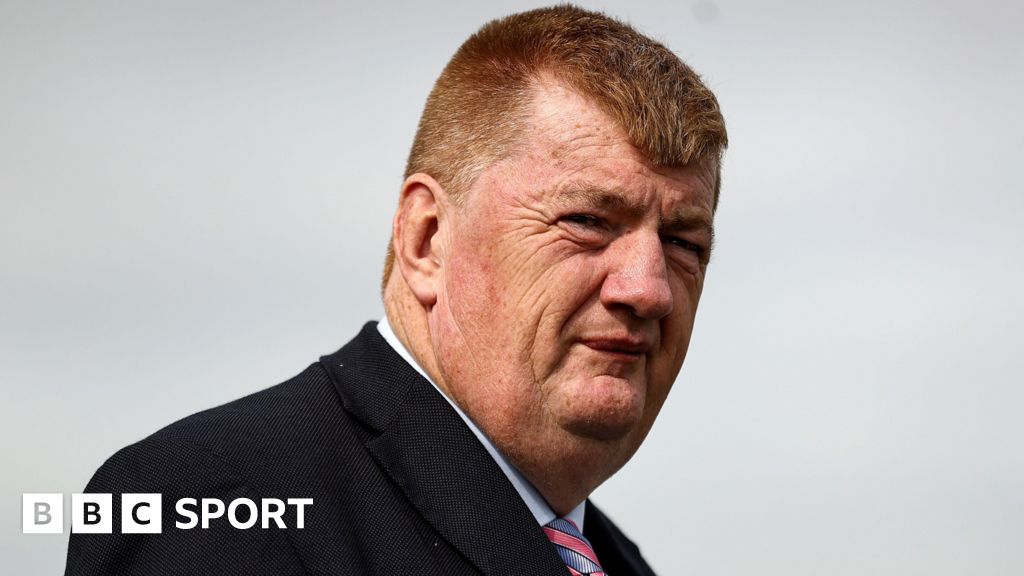 Trainer Hanlon banned over transport of dead horse