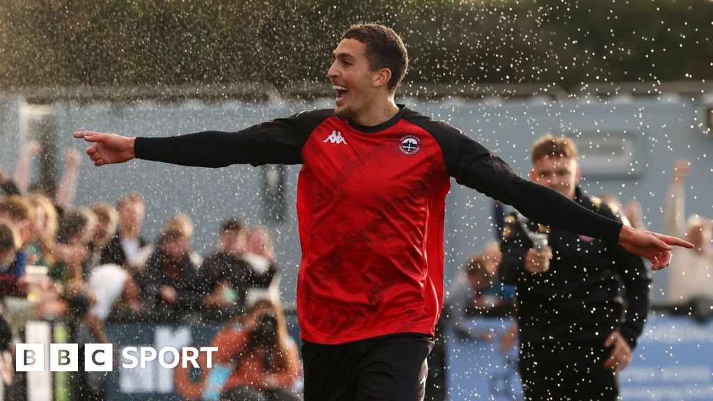 ‘Resilient’ Truro City hailed after late 2-1 Tonbridge Angels win