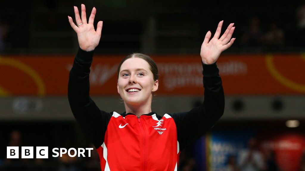 Emma Finucane Welsh cyclist wins four golds at British National Track